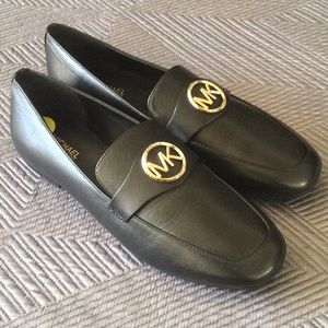 Michael Michael Kors  size 6 black leather shoes for women with .25’ heels